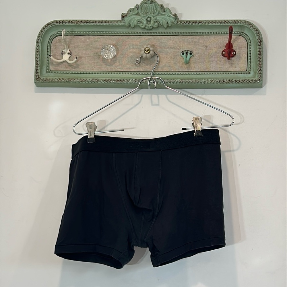 Skims men’s size large boxer, brief 3 inch seam new without tag onyx black